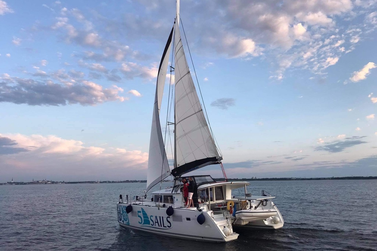 catamaran_cruise