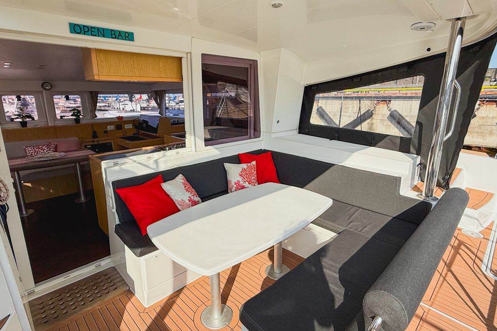 5sails_fleet_catamaran_outer_deck